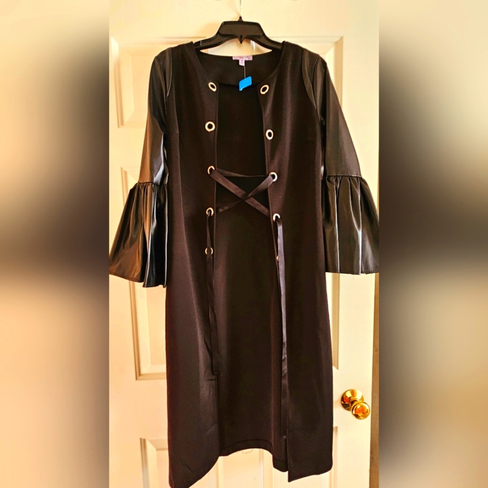 SOLD❗️Black jacket with belle sleeves